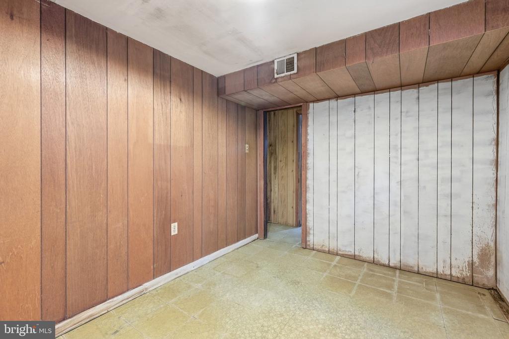 293 CEDAR LANE
