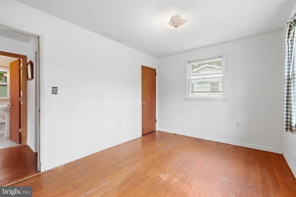 293 CEDAR LANE