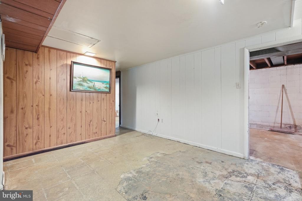 293 CEDAR LANE