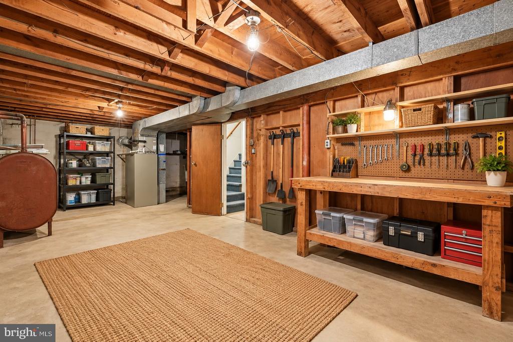 293 CEDAR LANE