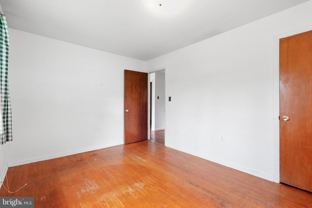 293 CEDAR LANE