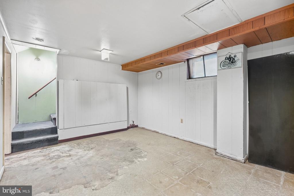293 CEDAR LANE