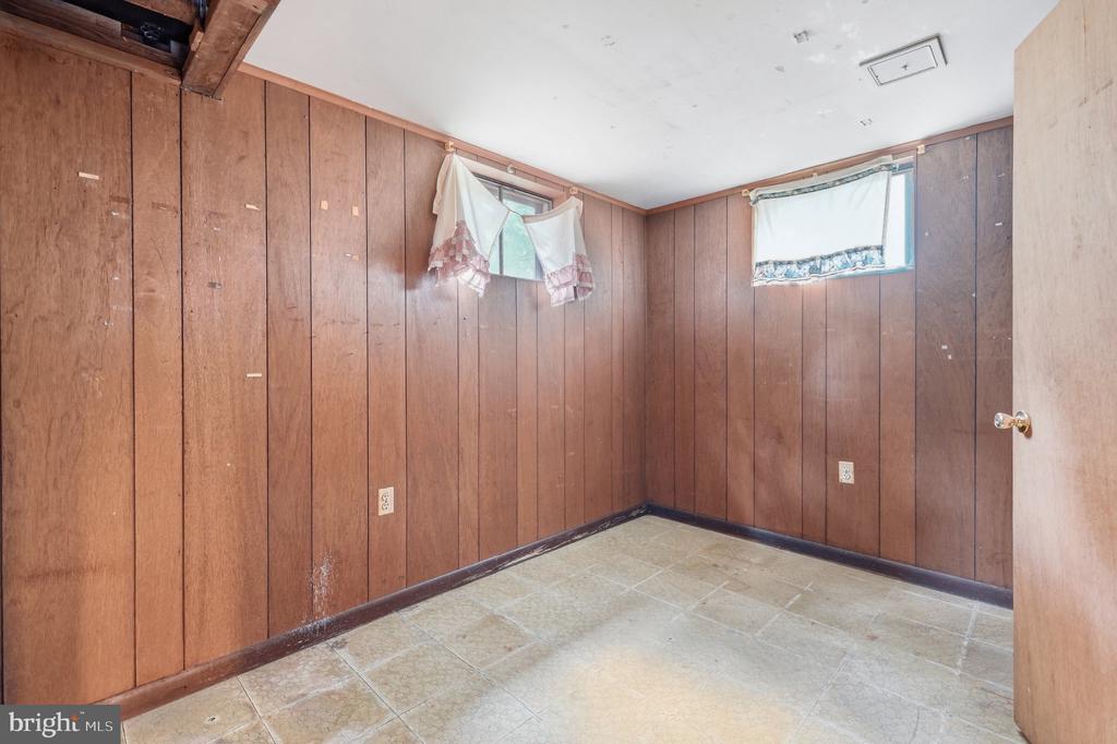 293 CEDAR LANE