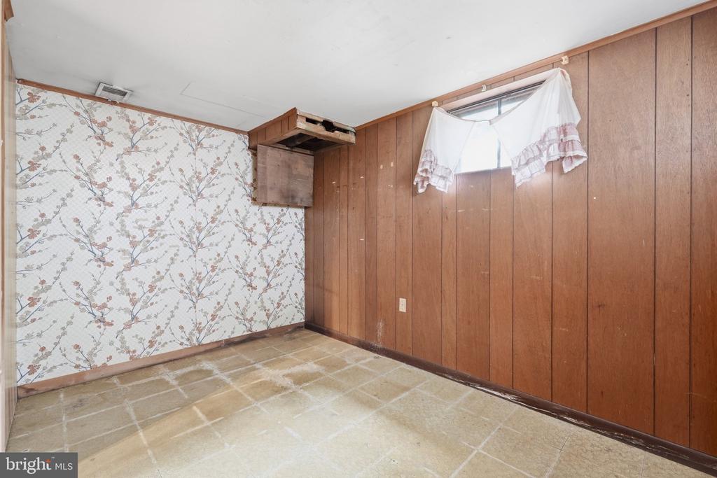 293 CEDAR LANE