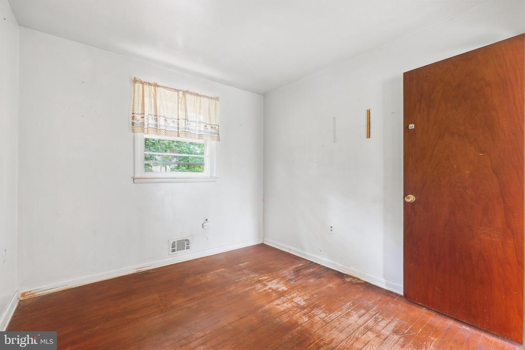 293 CEDAR LANE