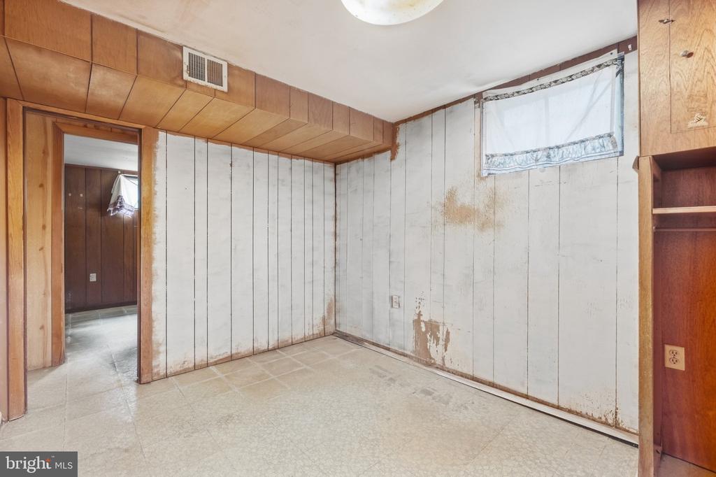 293 CEDAR LANE