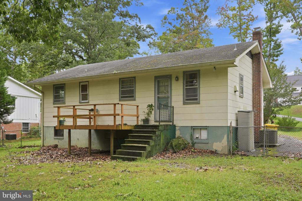 293 CEDAR LANE