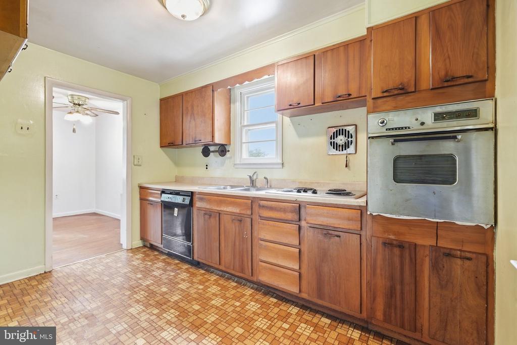 293 CEDAR LANE