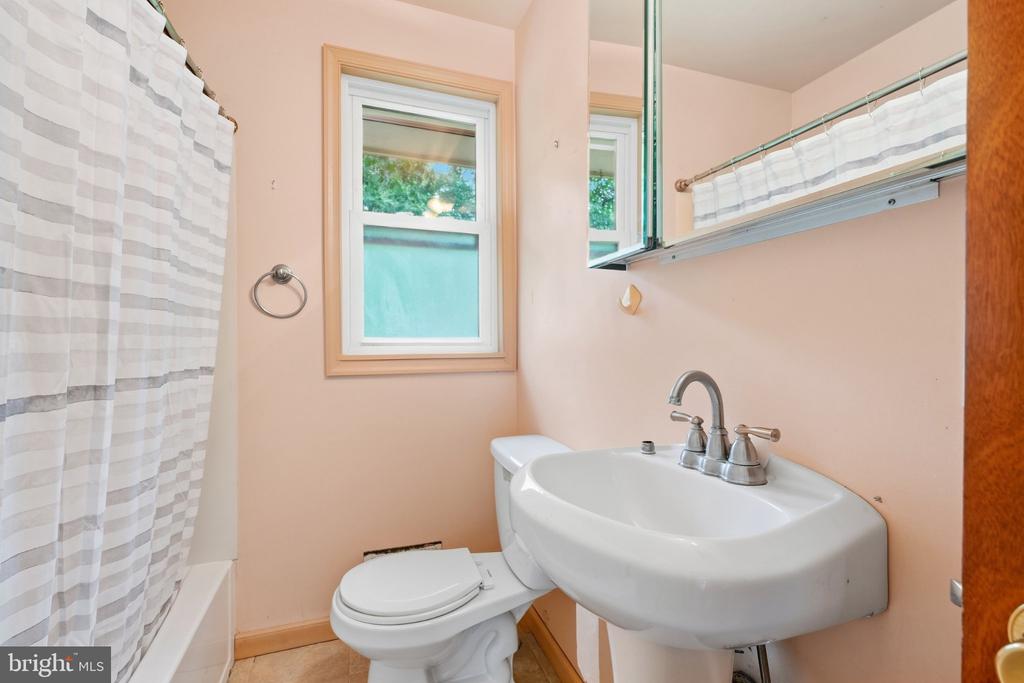 293 CEDAR LANE