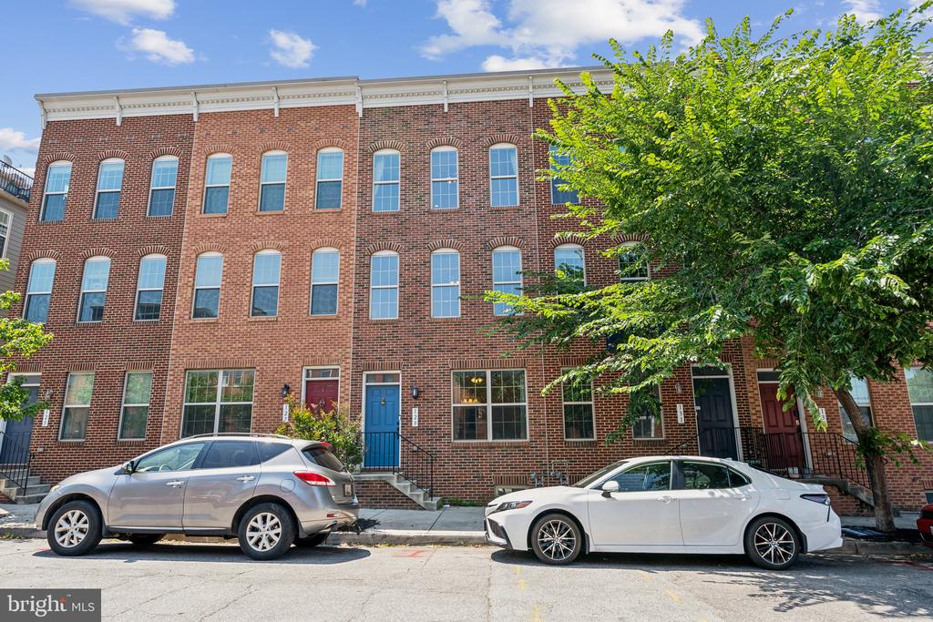 129 Fort Ave W