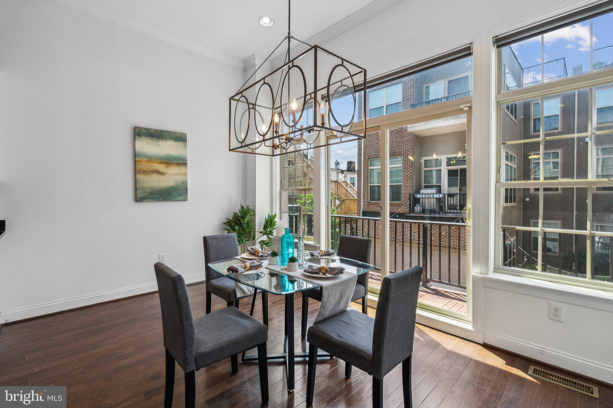 129 Fort Ave W