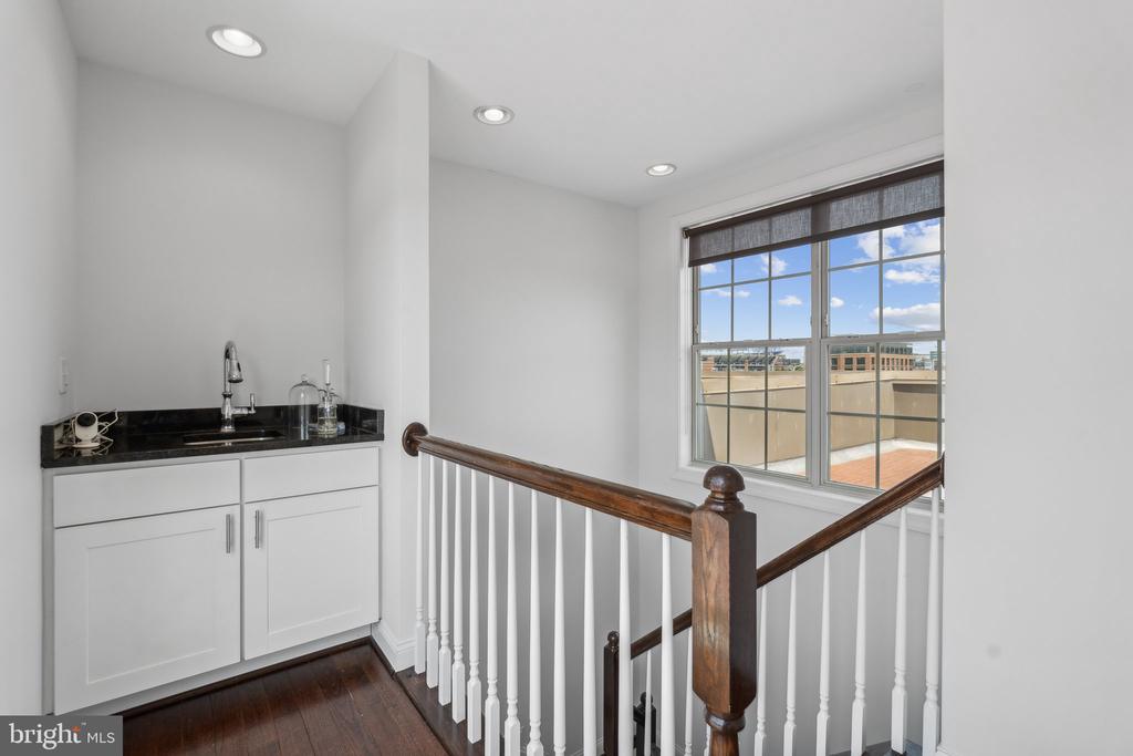 129 Fort Ave W