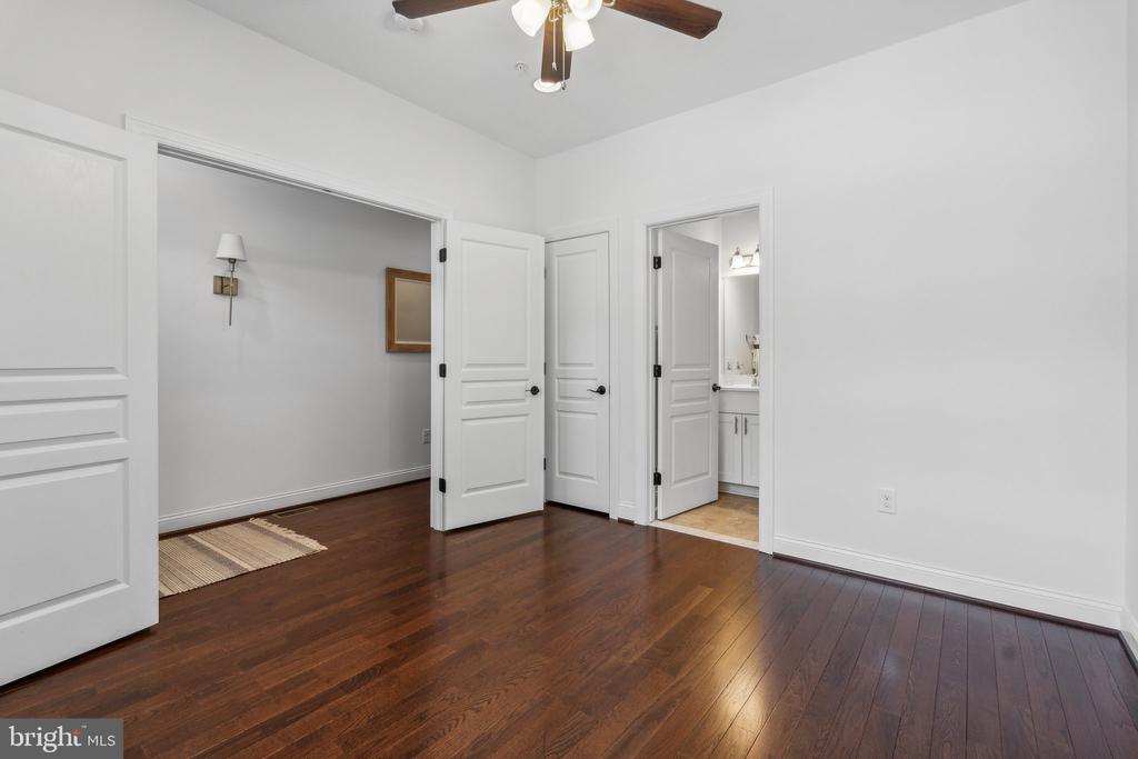 129 Fort Ave W