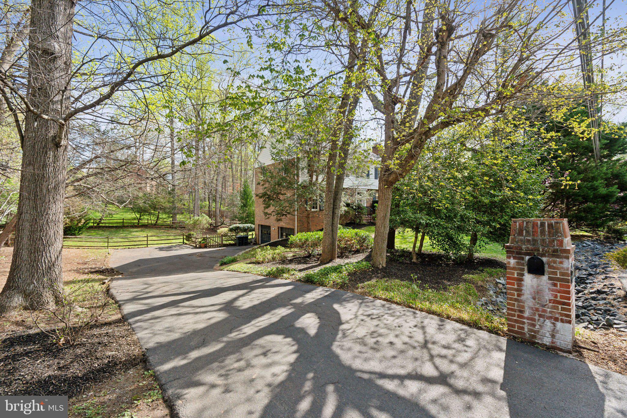 9305 Kentsdale Dr