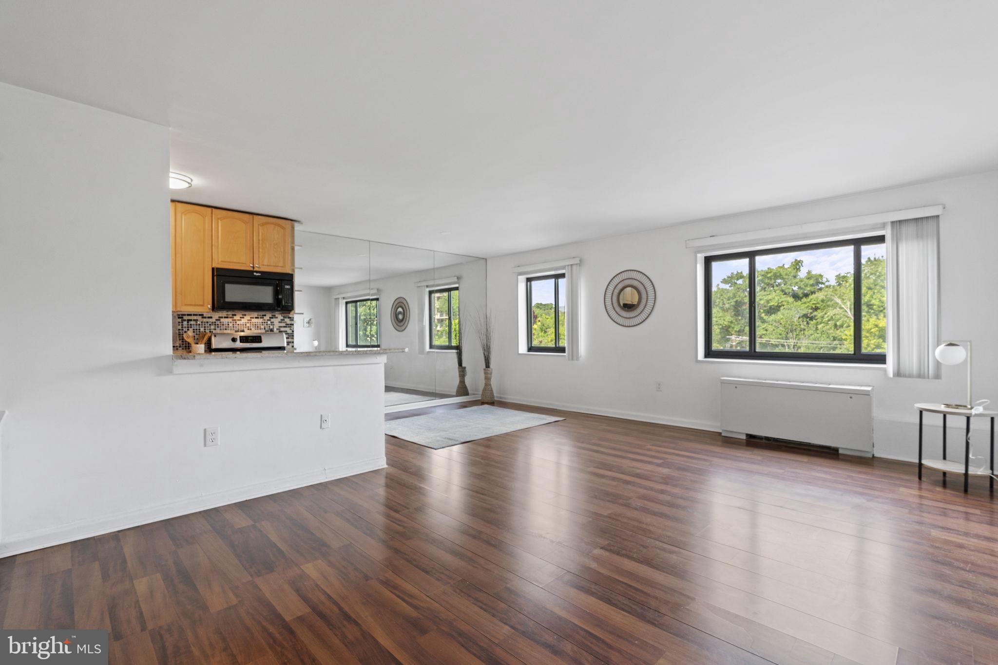 1300 S ARLINGTON RIDGE ROAD Unit: 207