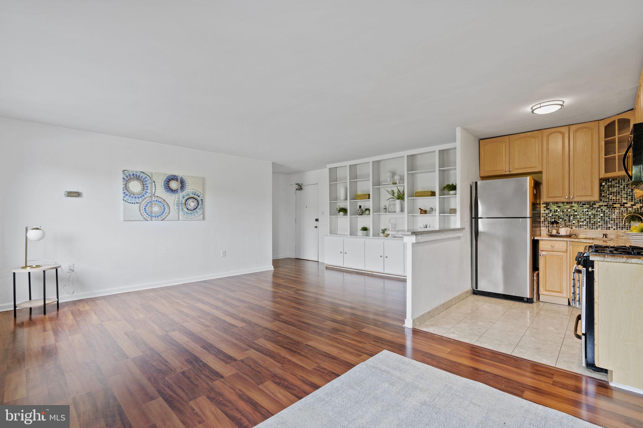 1300 S ARLINGTON RIDGE ROAD Unit: 207