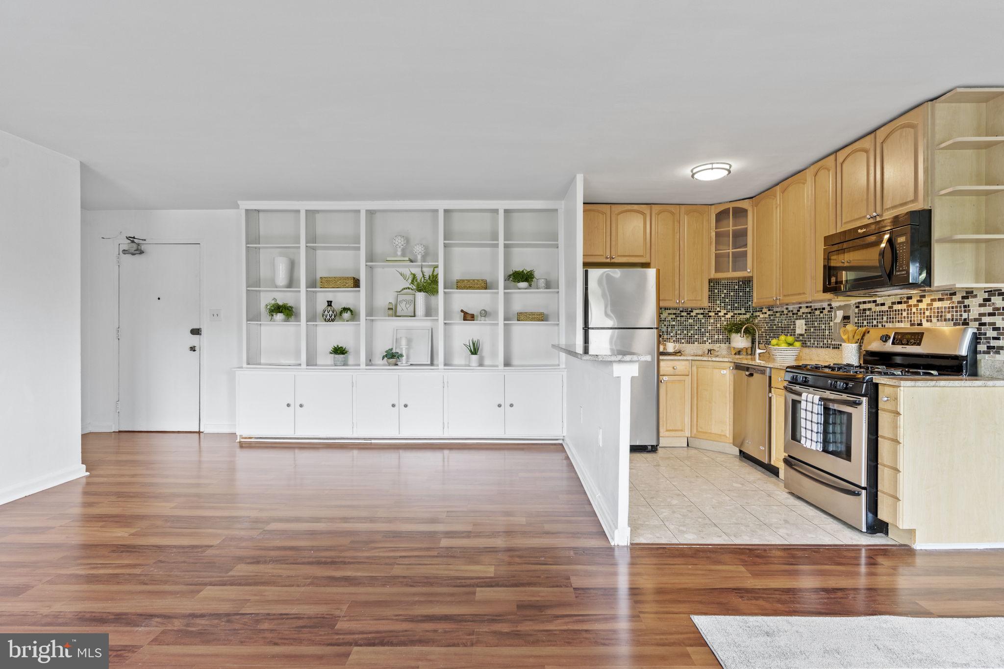 1300 S ARLINGTON RIDGE ROAD Unit: 207