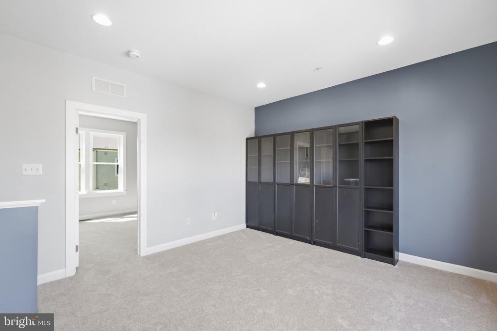 1132 S GLEBE ROAD