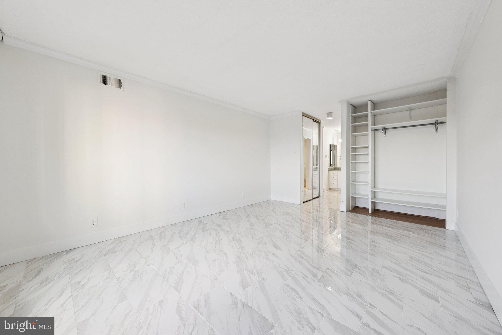 307 YOAKUM PARKWAY 519