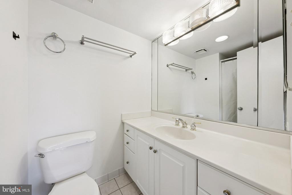 307 YOAKUM PARKWAY 519