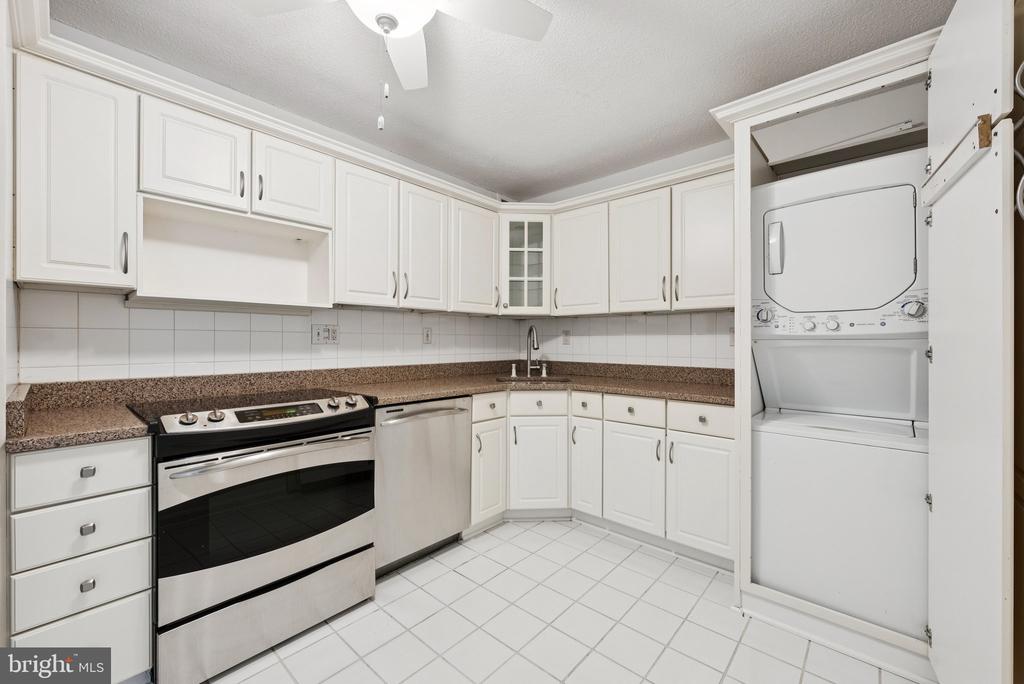 307 YOAKUM PARKWAY 519