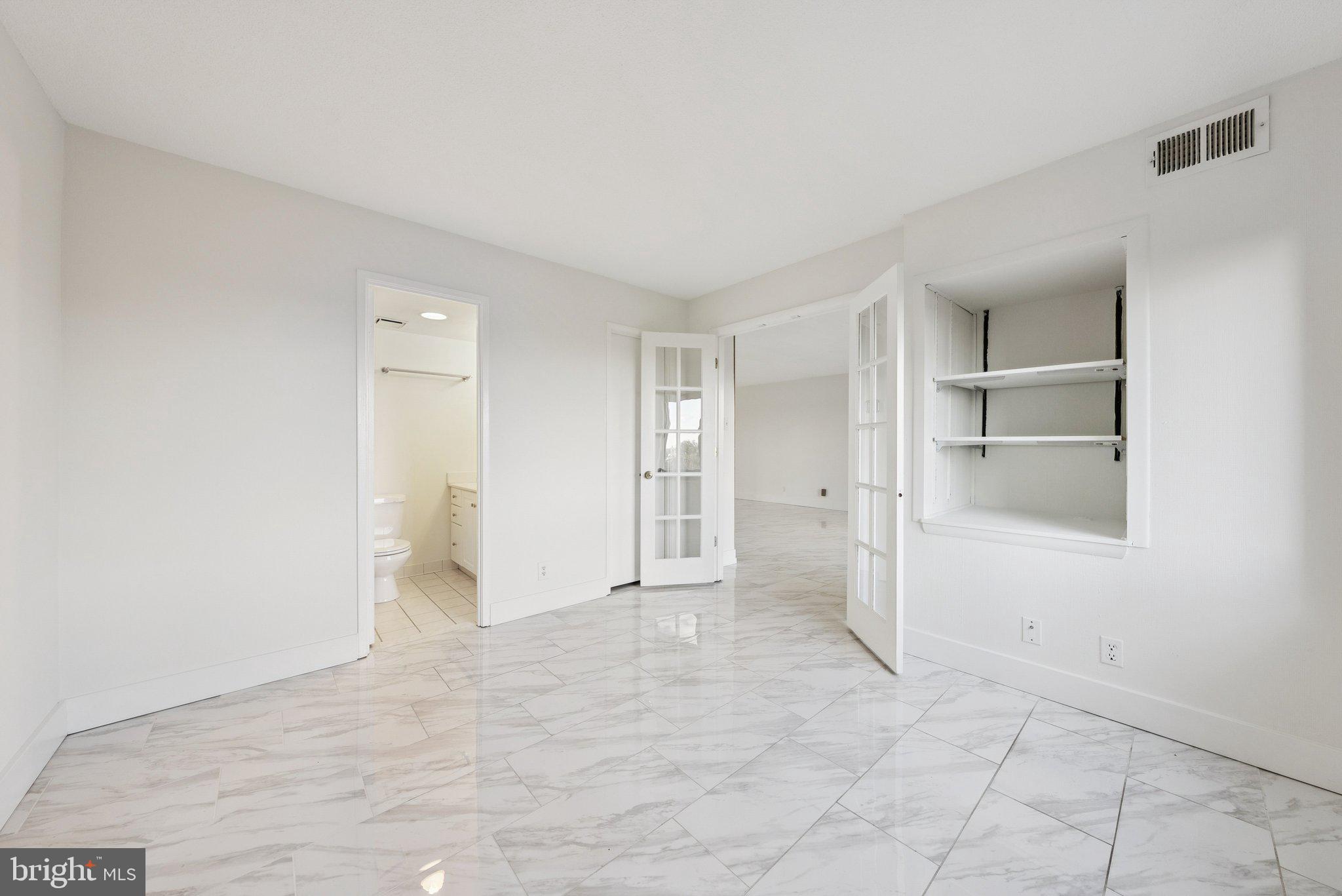 307 YOAKUM PARKWAY 519