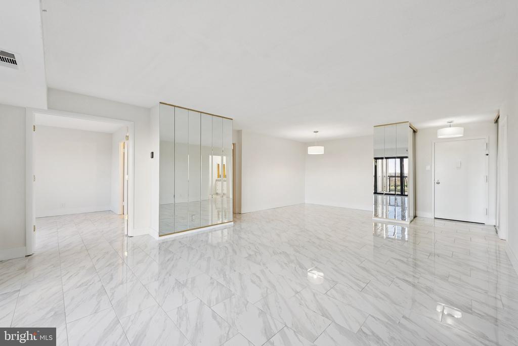307 YOAKUM PARKWAY 519