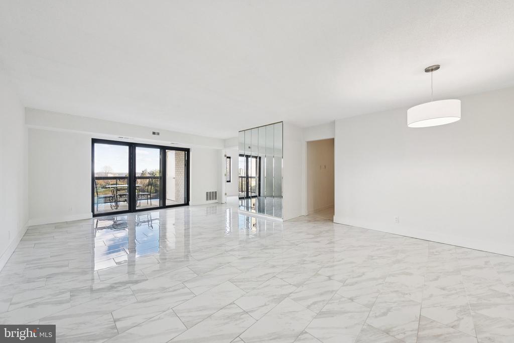 307 YOAKUM PARKWAY 519