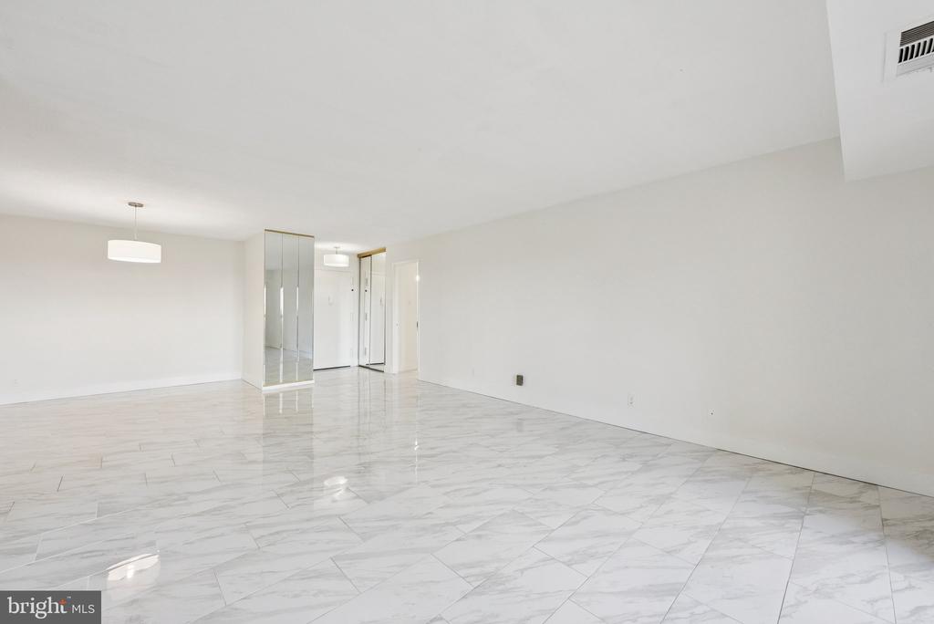 307 YOAKUM PARKWAY 519