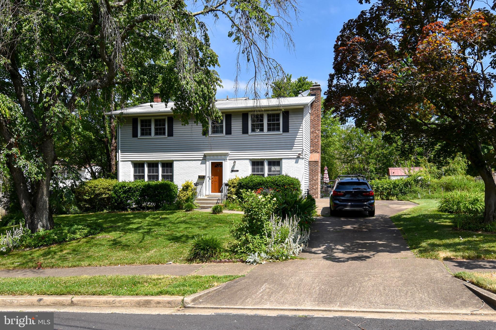 8328 SYRACUSE CIR