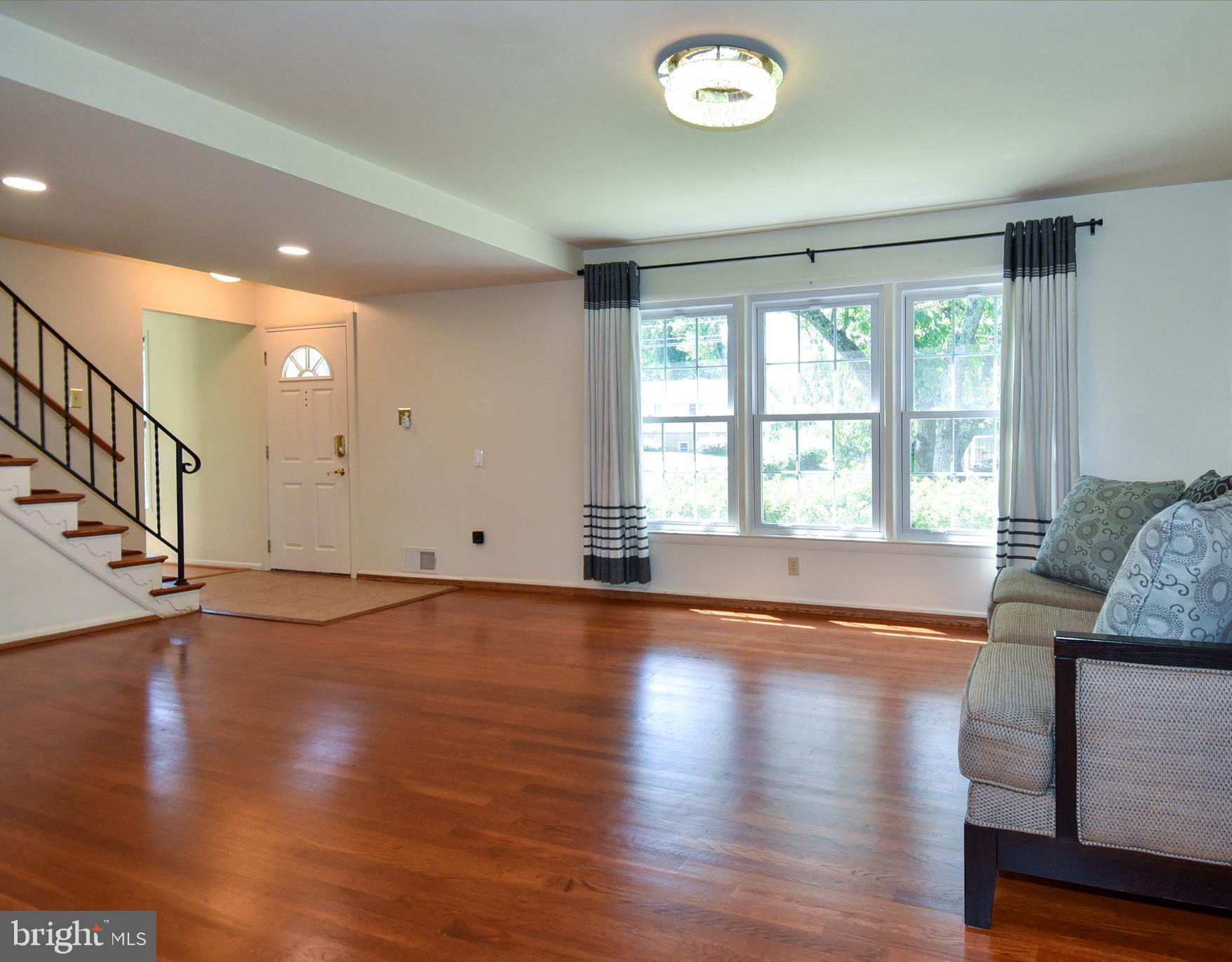8328 SYRACUSE CIR