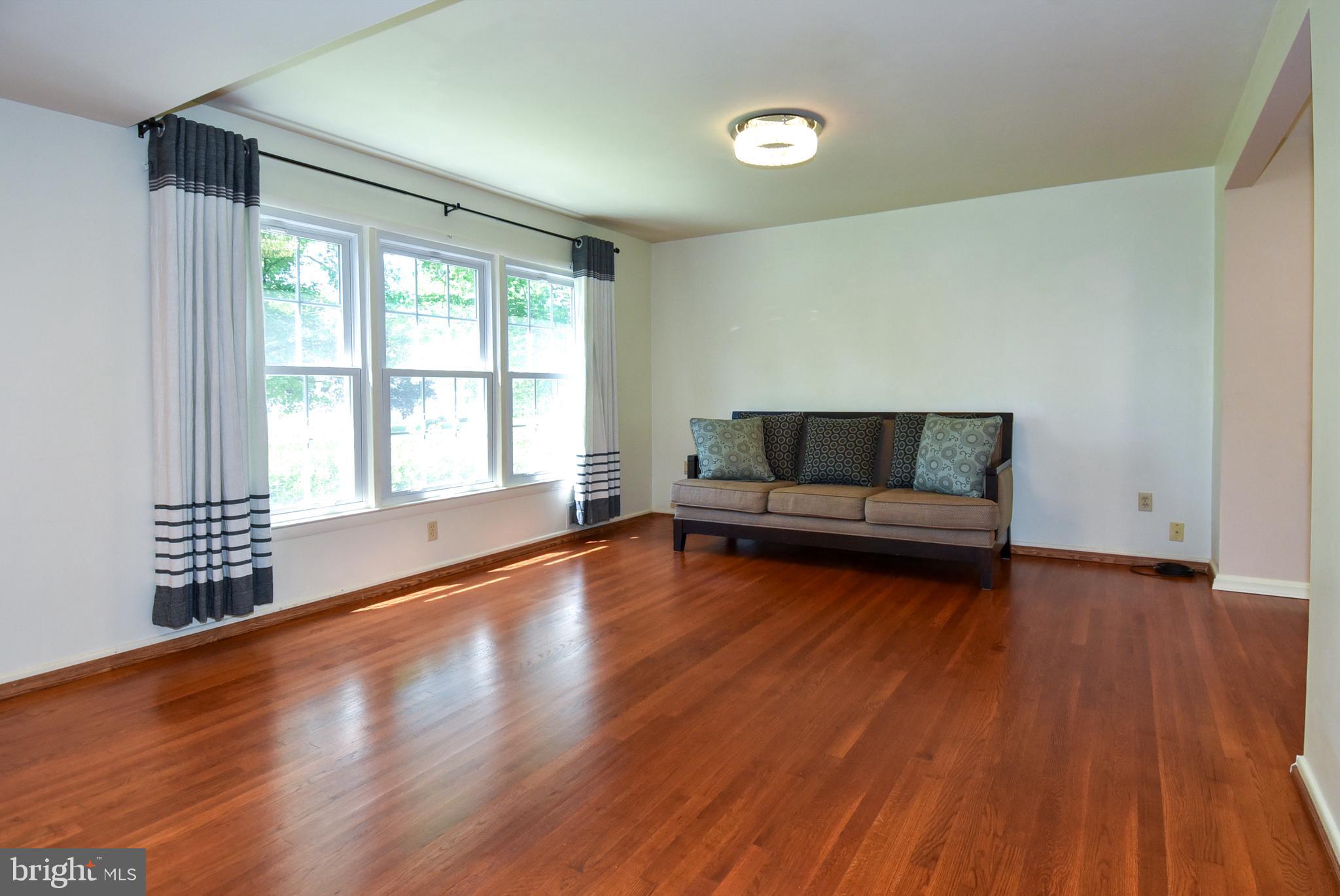 8328 SYRACUSE CIR
