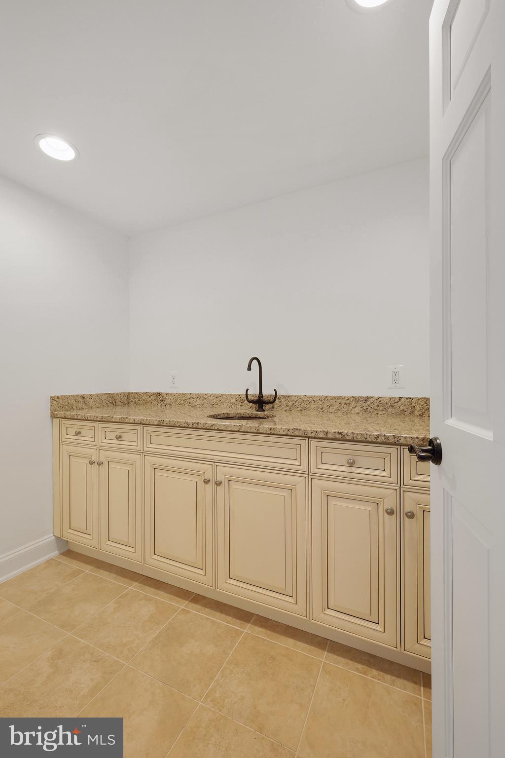 8115 Spring Hill Farm Dr