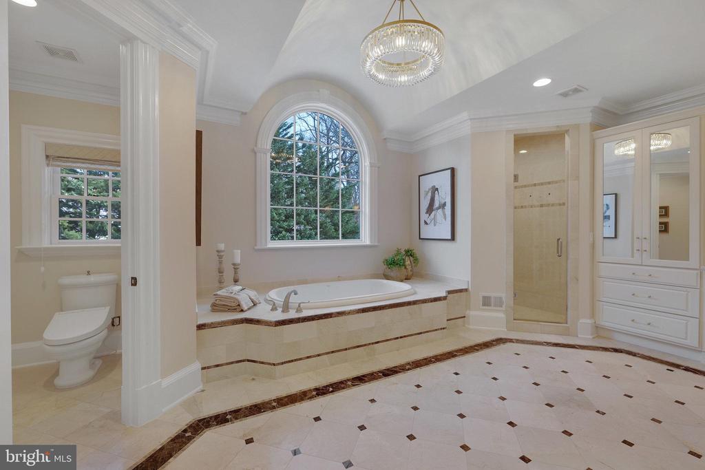 8115 Spring Hill Farm Dr