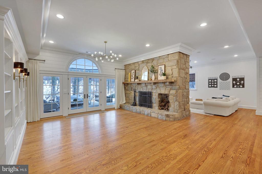 8115 Spring Hill Farm Dr