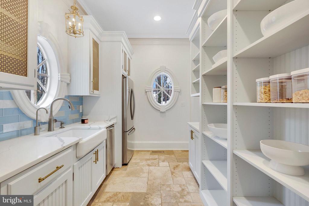 8115 Spring Hill Farm Dr