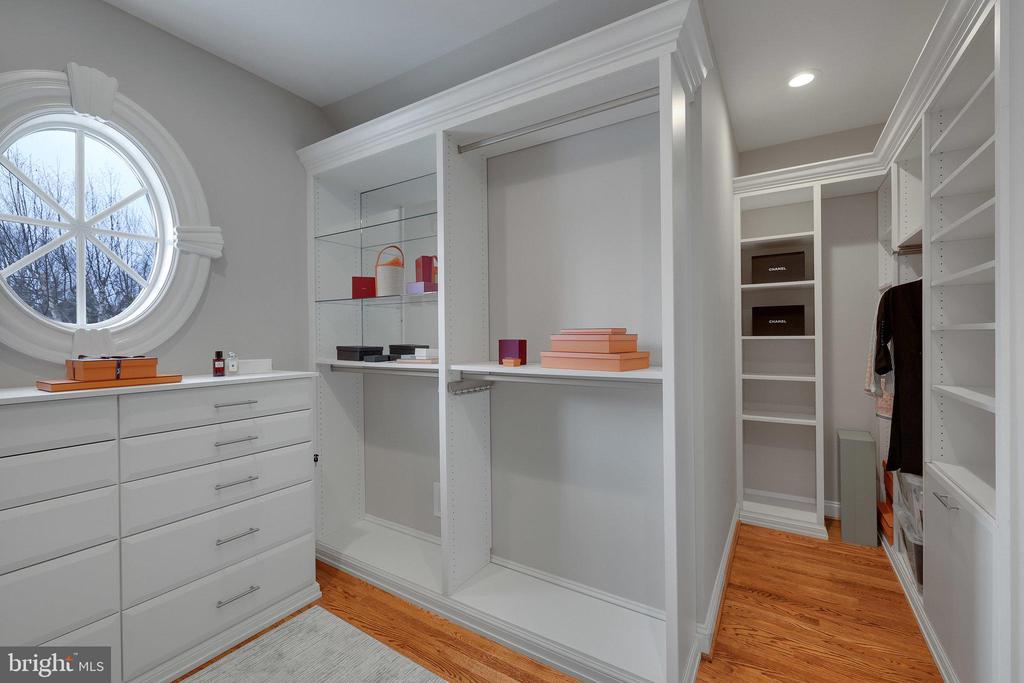 8115 Spring Hill Farm Dr