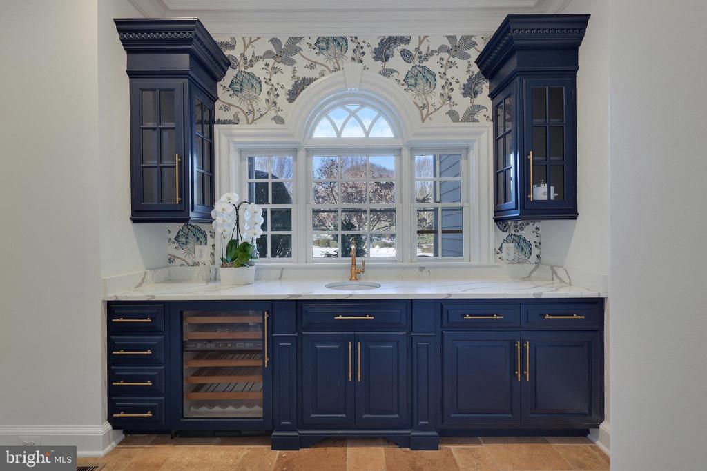 8115 Spring Hill Farm Dr