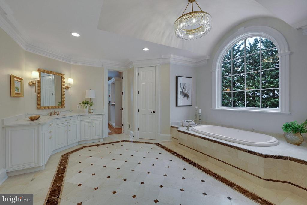 8115 Spring Hill Farm Dr