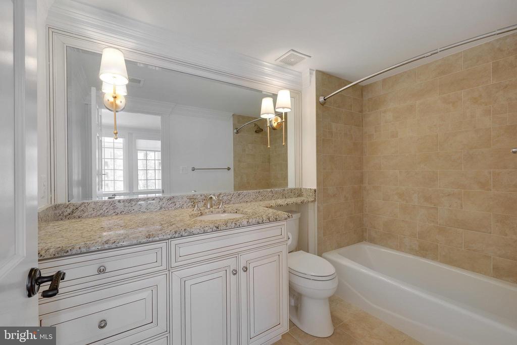 8115 Spring Hill Farm Dr