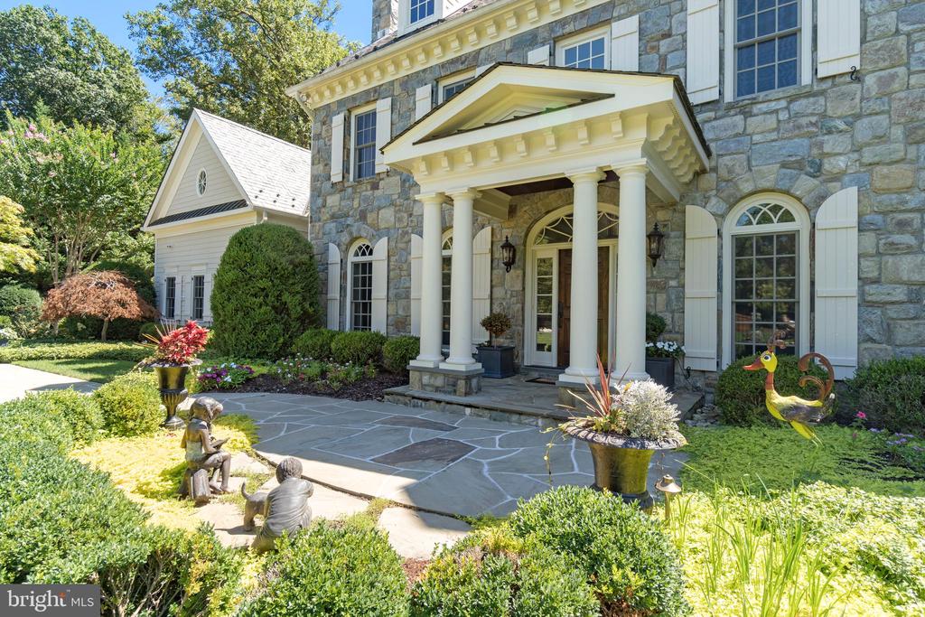 8115 Spring Hill Farm Dr
