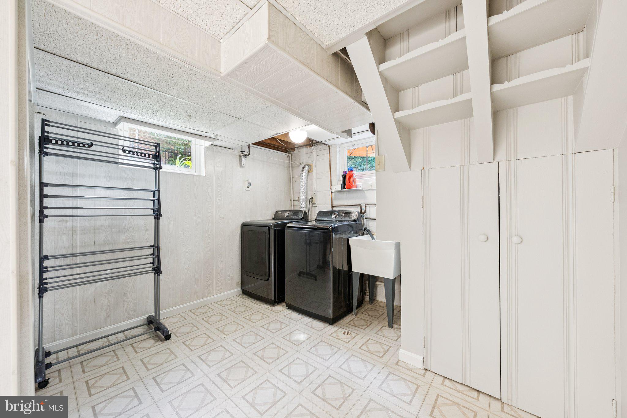 6515 OAKWOOD DRIVE
