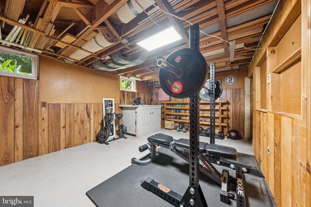 6515 OAKWOOD DRIVE