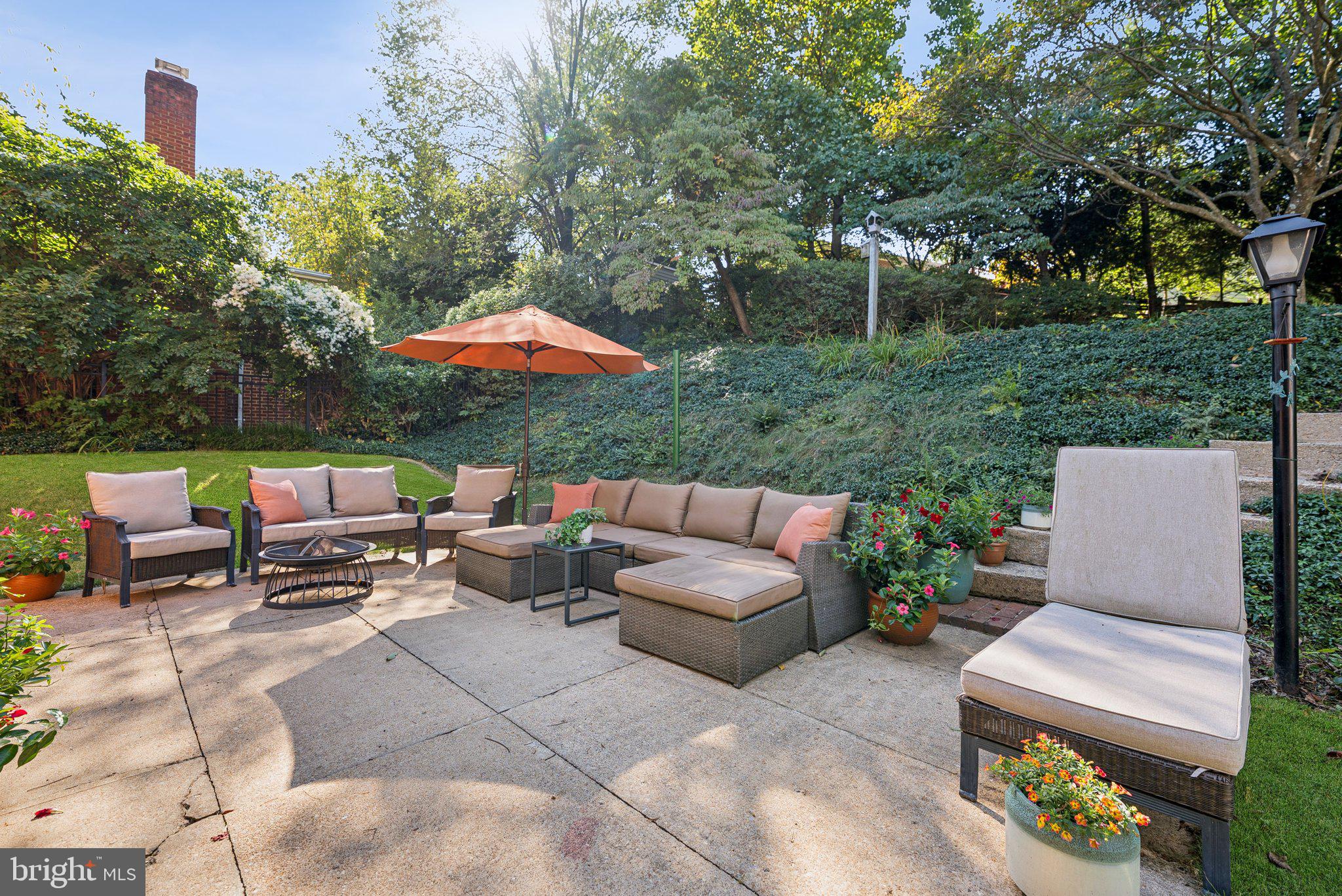 6515 OAKWOOD DRIVE
