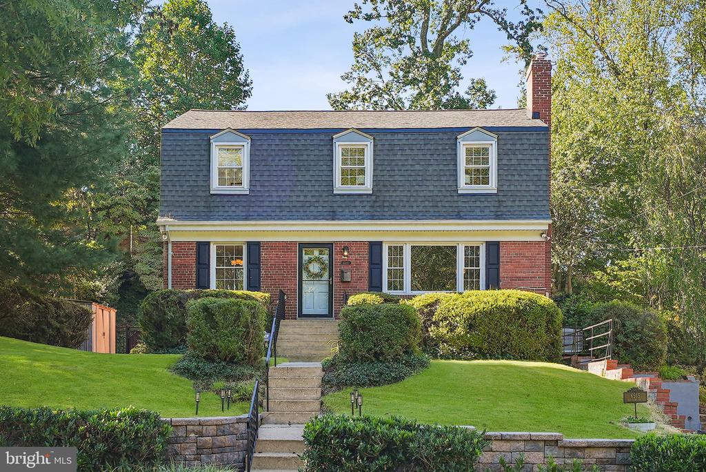 6515 OAKWOOD DRIVE