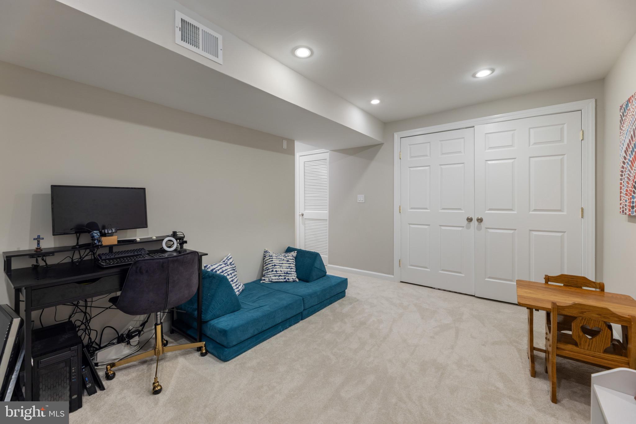 9253 JESSICA DRIVE