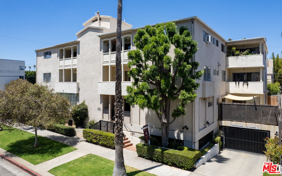 1101 Lincoln Blvd Unit: 1C