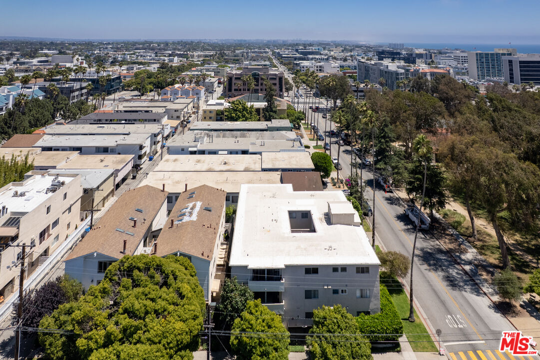 1101 Lincoln Blvd Unit: 1C