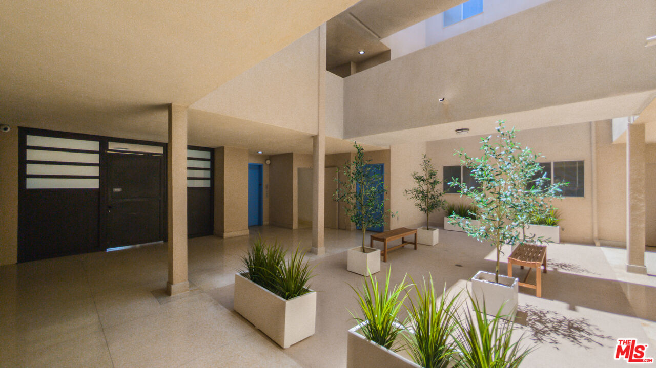 1101 Lincoln Blvd Unit: 1C
