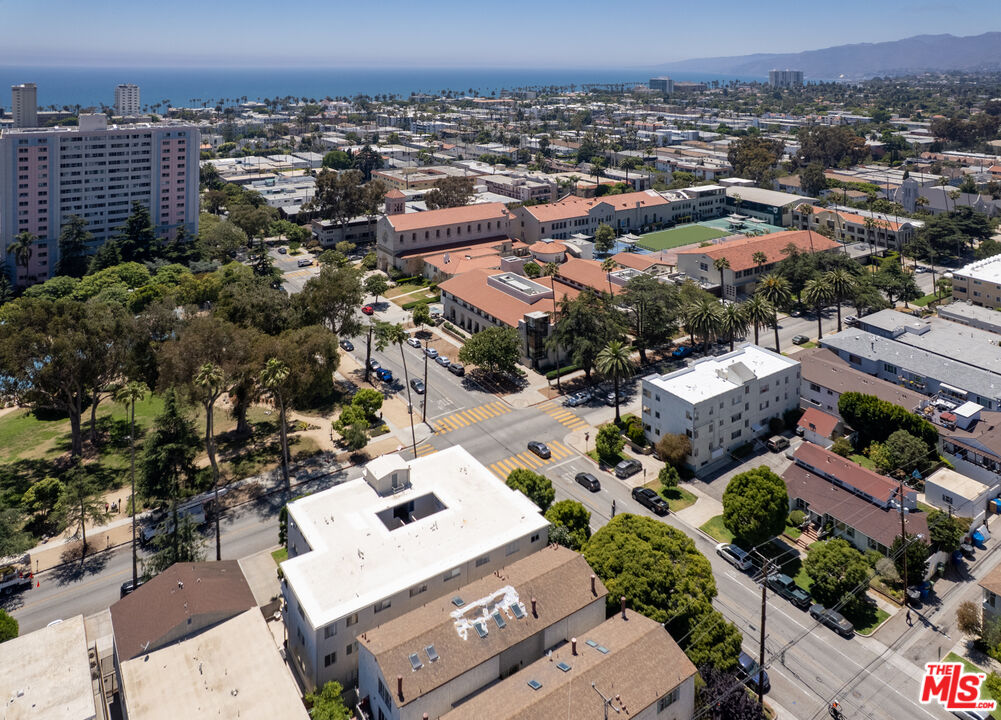 1101 Lincoln Blvd Unit: 2D